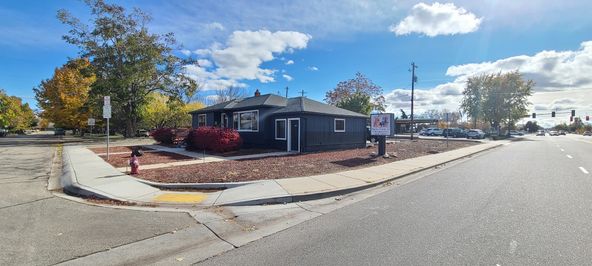 880 N Curtis Rd, Boise, ID 83706